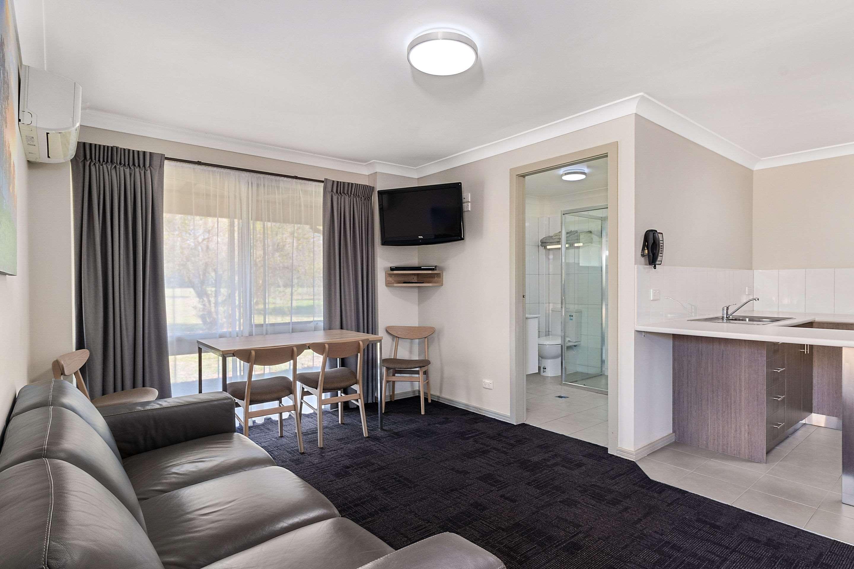 Quality Inn Carriage House Wagga Wagga Exterior photo