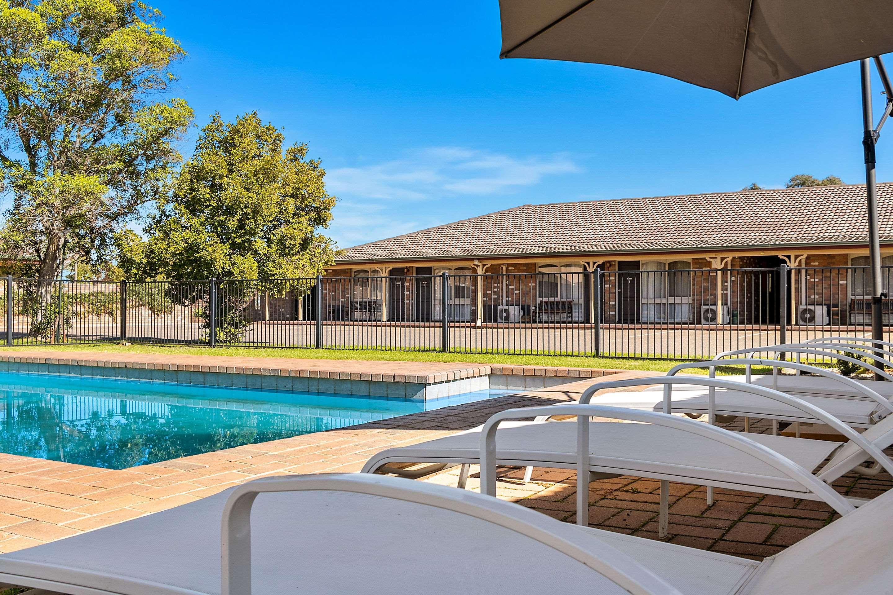 Quality Inn Carriage House Wagga Wagga Exterior photo