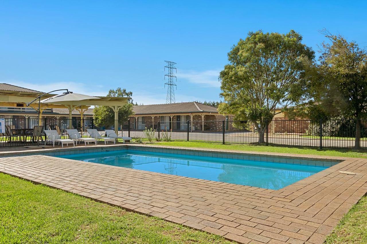 Quality Inn Carriage House Wagga Wagga Exterior photo